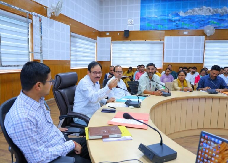 उत्तराखंड में ठोस अपशिष्ट प्रबंधन नियम 2026 लागू, गांवों में चार रंग के डस्टबिन से होगी कचरे की अलग पहचान