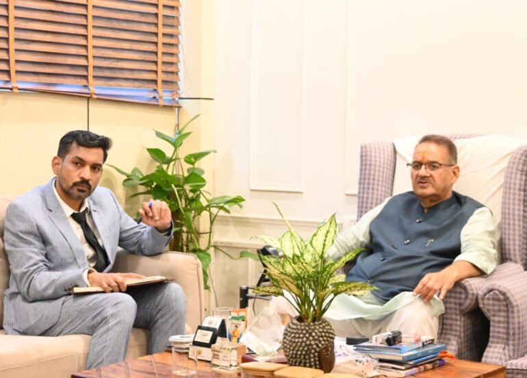 सरकारी भूमि पर हो रहे अवैध कब्जों के खिलाफ सख्त कार्रवाई करें जिला प्रशासन : कैबिनेट मंत्री गणेश जोशी