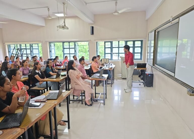 गवर्नमेंट कॉलेज ऑफ एजुकेशन द्वारा “द इनक्लूसिव क्लासरूम: ब्रिजिंग गैप्स विद ऑडियो-विजुअल स्ट्रैटेजीज़” विषय पर तीन दिवसीय कार्यशाला का आयोजन