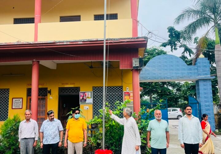 पुष्पा बडेरा सरस्वती विद्या मंदिर ढालवाला में धूमधाम से मनाया गया स्वतंत्रता दिवस।
