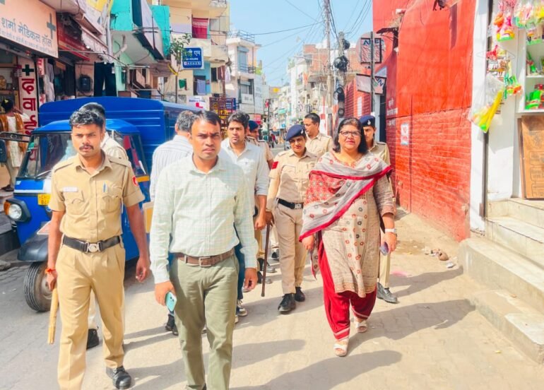 हल्लोमाजरा में सरकारी स्कूल के आसपास तंबाकू व नशे के खिलाफ जागरूकता एवं सर्चिंग अभियान