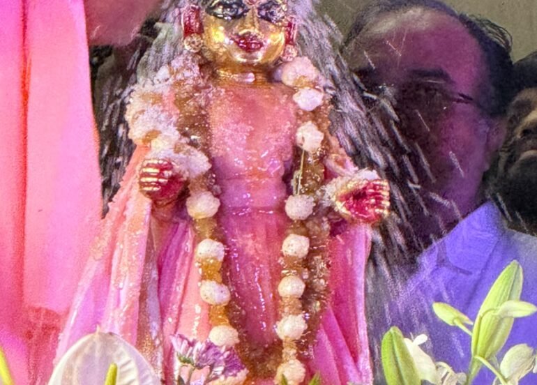 श्री चैतन्य गौड़ीय मठ में धूमधाम से मनाई गई राधाष्टमी