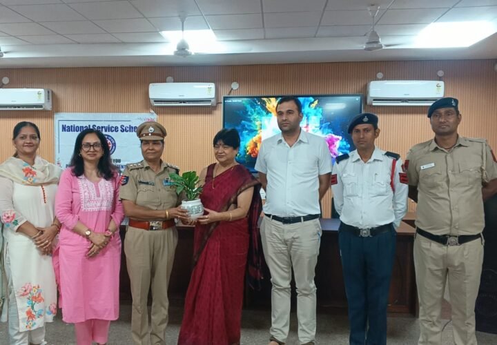 चण्डीगढ़ ट्रैफिक पुलिस के सहयोग से पीजीजीसी-46 के एनएसएस विभाग ने